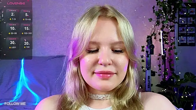 Mila_Lioness chat room