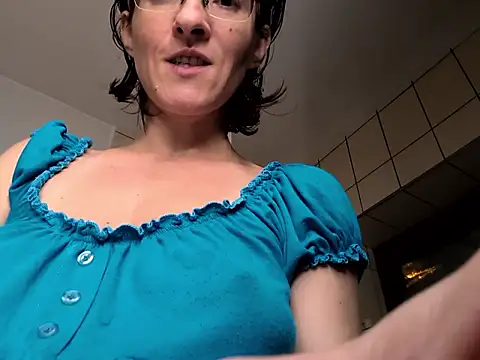 Milky_hairy_mommy
