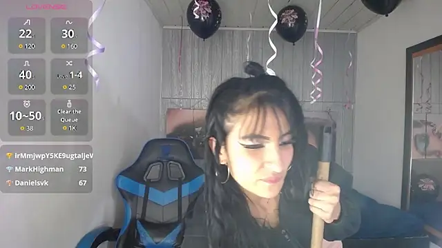 Anniee_x