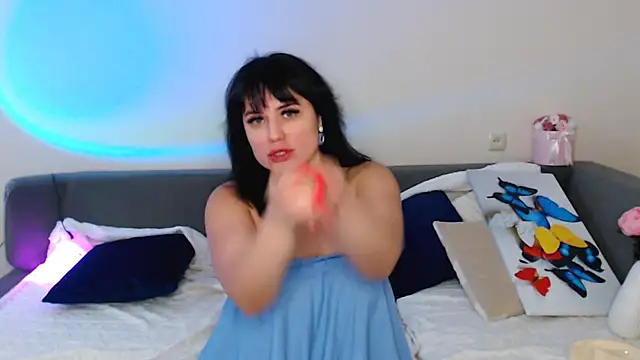 Bella_Hillss