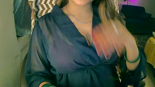 Cute-Tara from StripChat is Freechat
