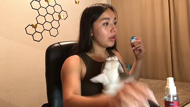 amelia_hall