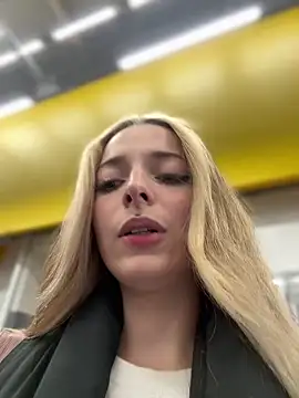 LoraaDoll from StripChat is Freechat