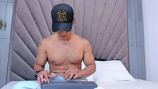 michael_blaze - Michael_Blaze's free webcam - UK Sex Cams