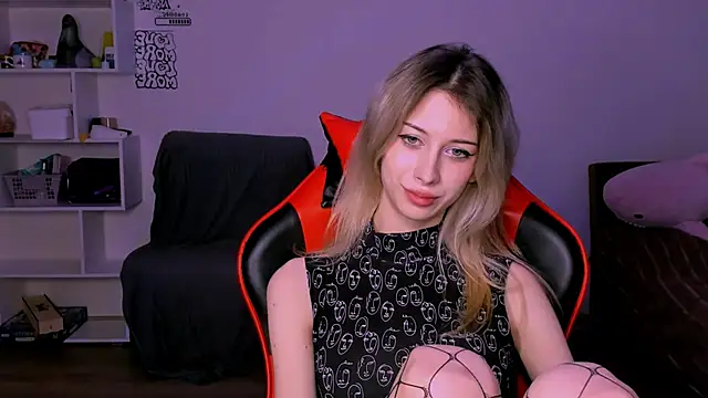 lori_lolii - Lori_lolii's free webcam - UK Sex Cams