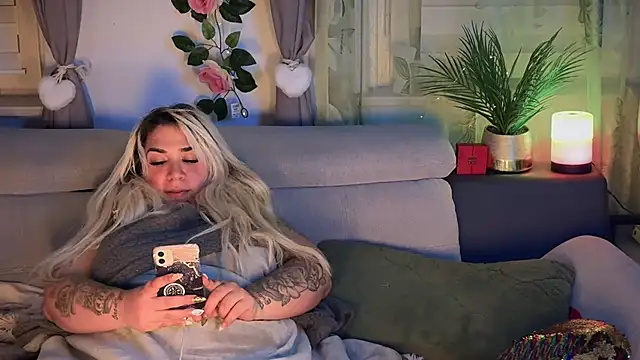 monageil - Monageil's free webcam - UK Sex Cams