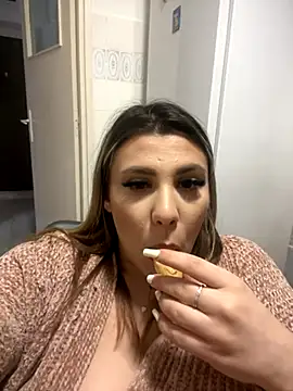 NatashaXVibe from StripChat is Freechat
