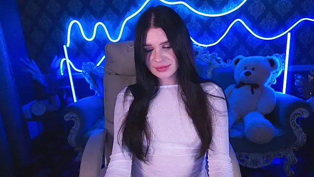 Neyla_Charm