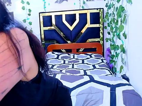 lucywhite13 - Lucywhite13's free webcam