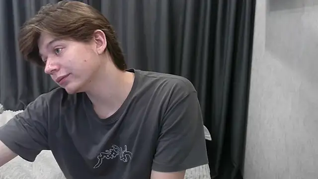 w_n_g_s (M twink) - Handjob