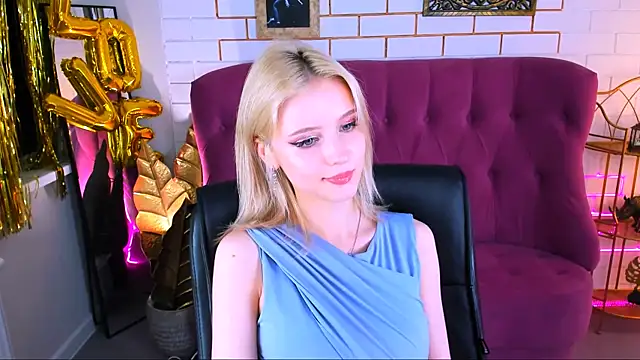 LeonaStane