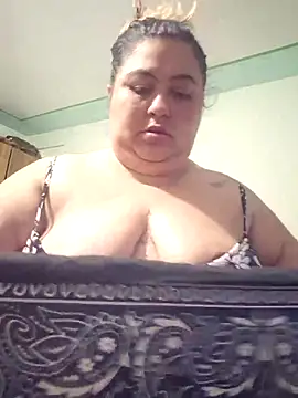 curvy_diva_