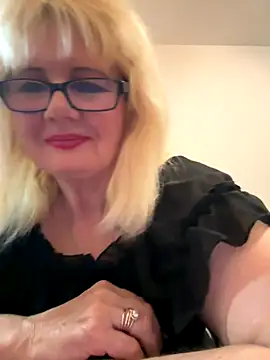 boloshkablonda - BoloshkaBlonda's free webcam
