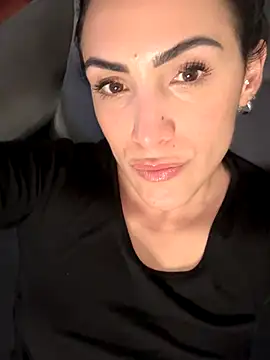 alessandra-a - Alessandra-a's free webcam