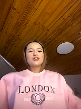 Sofia18_pinkk from StripChat is Freechat