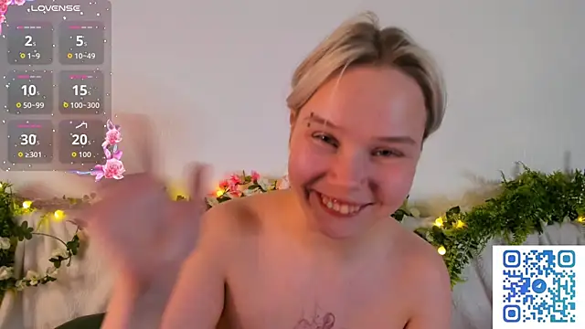 girlllsooft - Girlllsooft's free webcam - UK Sex Cams