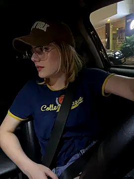 NicoleCut