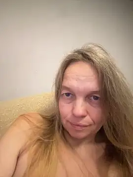 suzanele - Suzanele's free webcam - UK Sex Cams