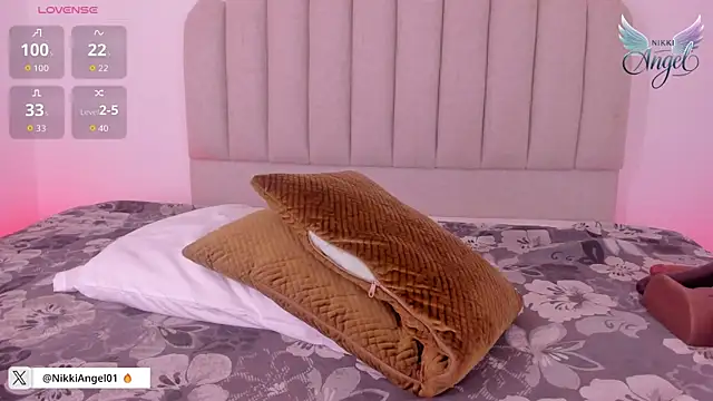 Nikki_Angel_