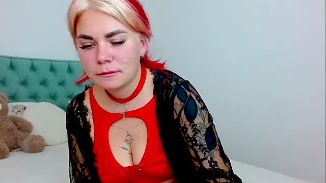 Naughty_kittyy1