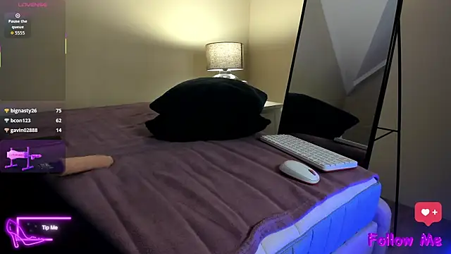 Valerie_Moonn