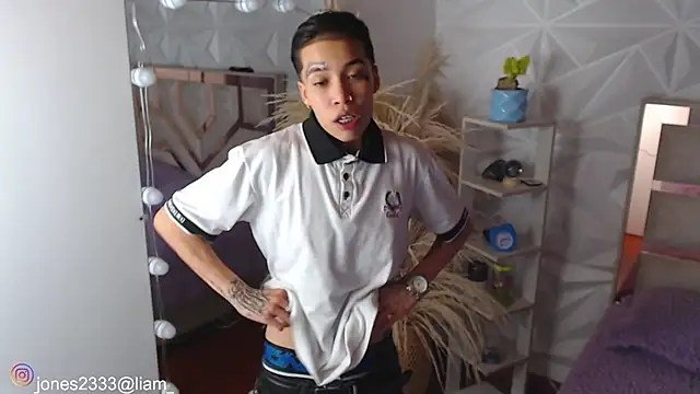 jonesliam23 - Jonesliam23's free webcam