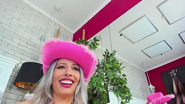 emillybronte - EmillyBronte's free webcam - UK Sex Cams