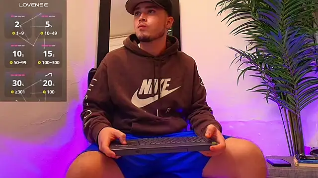 salvatore_muller1 - SALVATORE_MULLER1's free webcam - UK Sex Cams