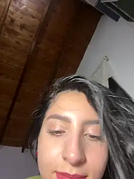 Alicia_vellami