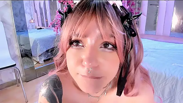 bizzynoar - BizzyNoar's free webcam - UK Sex Cams