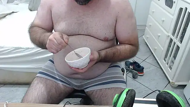 mysterbearmg - MysterBearMG's free webcam