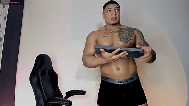 chrizmacgregor - Chrizmacgregor's free webcam - UK Sex Cams