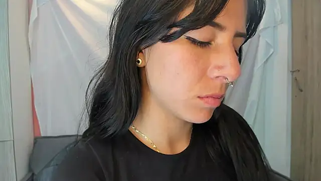 mhelanny2 - Mhelanny2's free webcam