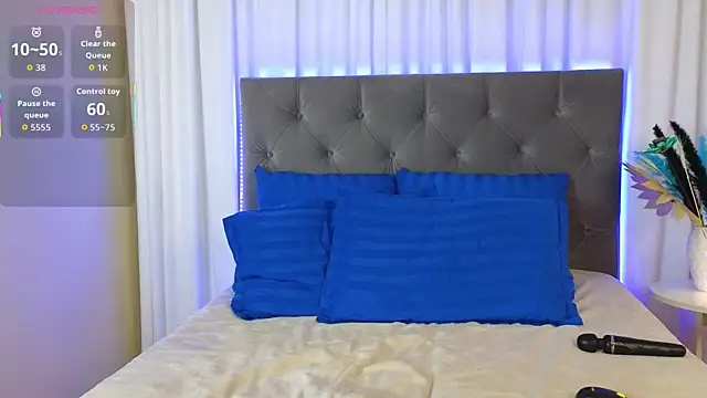 Ariana_Petite