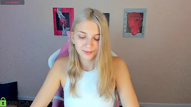 milly_rockk - Milly_Rockk's free webcam - UK Sex Cams