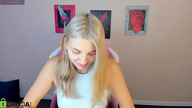 milly_rockk - Milly_Rockk's free webcam - UK Sex Cams