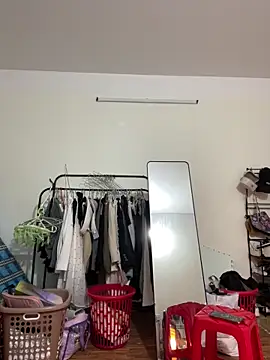 nhi999 - Nhi999's free webcam - UK Sex Cams