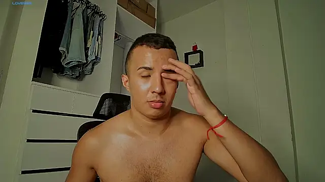 donathoo1 - Donathoo1's free webcam - UK Sex Cams
