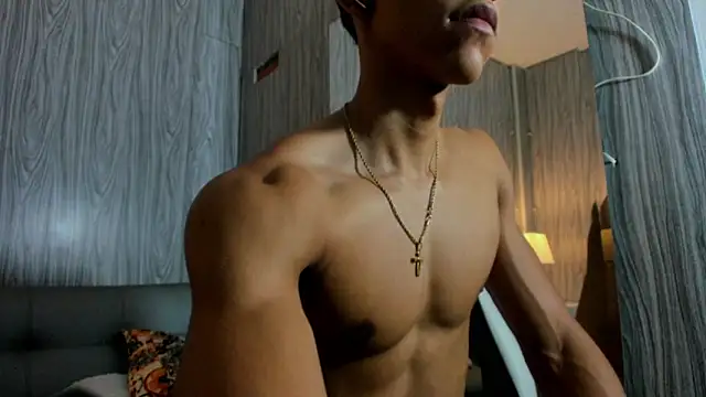 brucesmiith - BruceSmiith's free webcam - UK Sex Cams