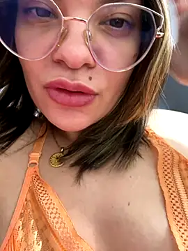 Pribaixinha on StripChat