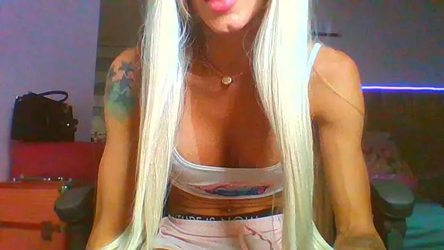 Loirathifanydotada live cam screenshot maletranny from Brazil on CamSexing – Live Sex Chat & Webcam Shows