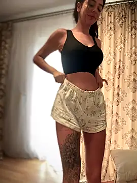 LaraVegas_