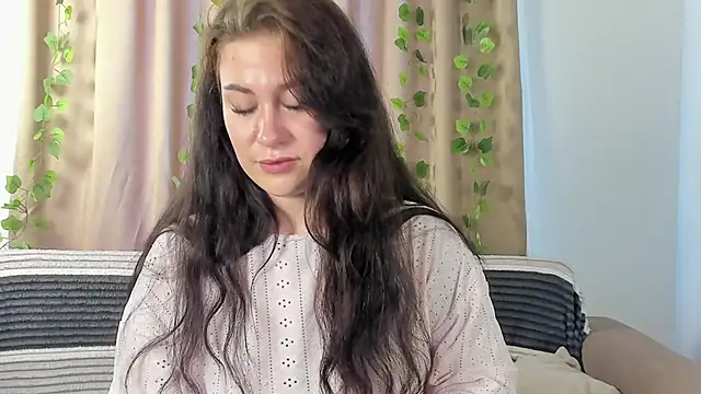 MiaKhallirae