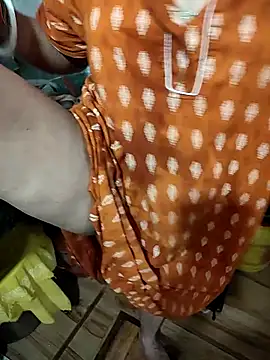 COUPLLE_VILLAGE on StripChat