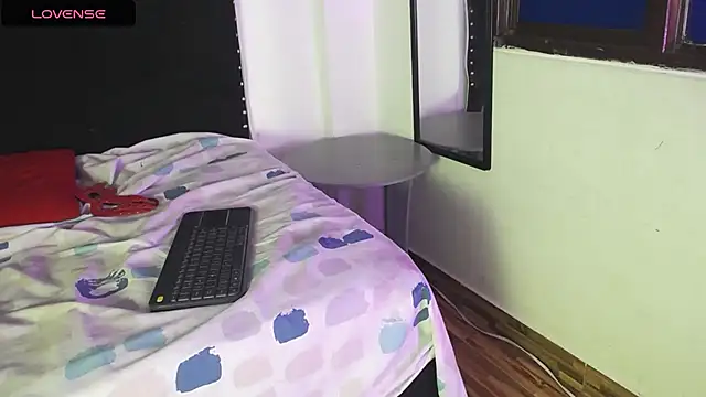 vzoeycooper