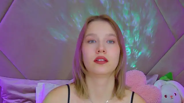 lililinn - LiliLinn's free webcam - UK Sex Cams