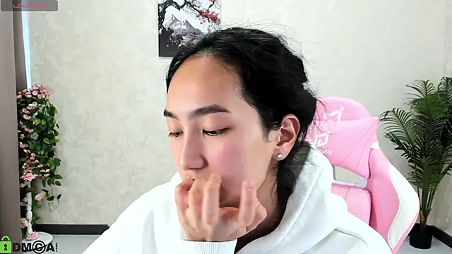 FlirtyAura