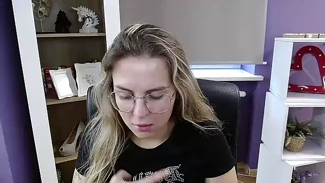 Zoey_Erotic
