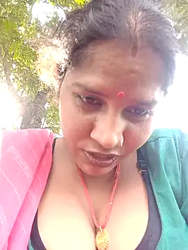 Hot_Seema83