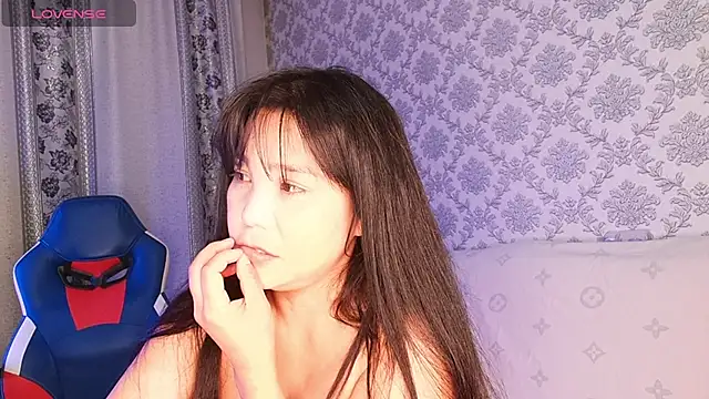 missvalday - MissValday's free webcam